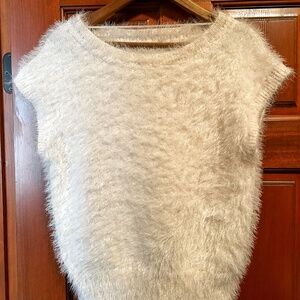 Japanese original! Mohair-esque cream vest
